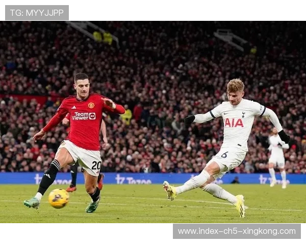 热刺边路的精准传中让比分再次改写——全新战术打破僵局，激情四溢