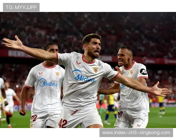 西甲塞维利亚中路突破打穿防线，比分改写