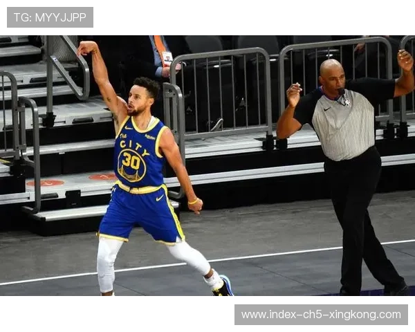 勇士内外结合：跑位变化继续扩展战术包